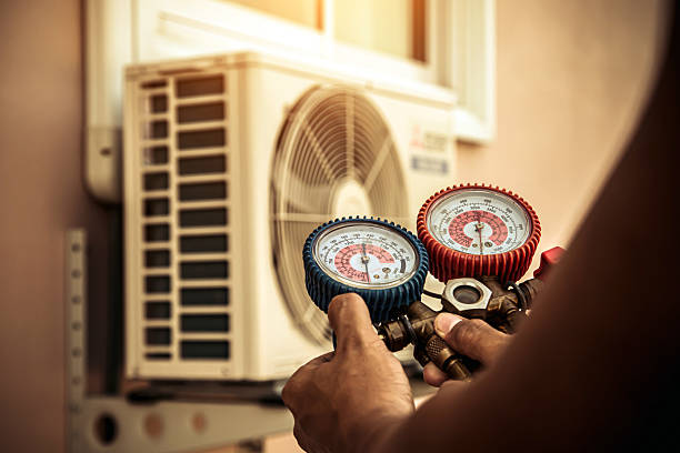 Professional Emergency Hvac technician working in Minden, TX